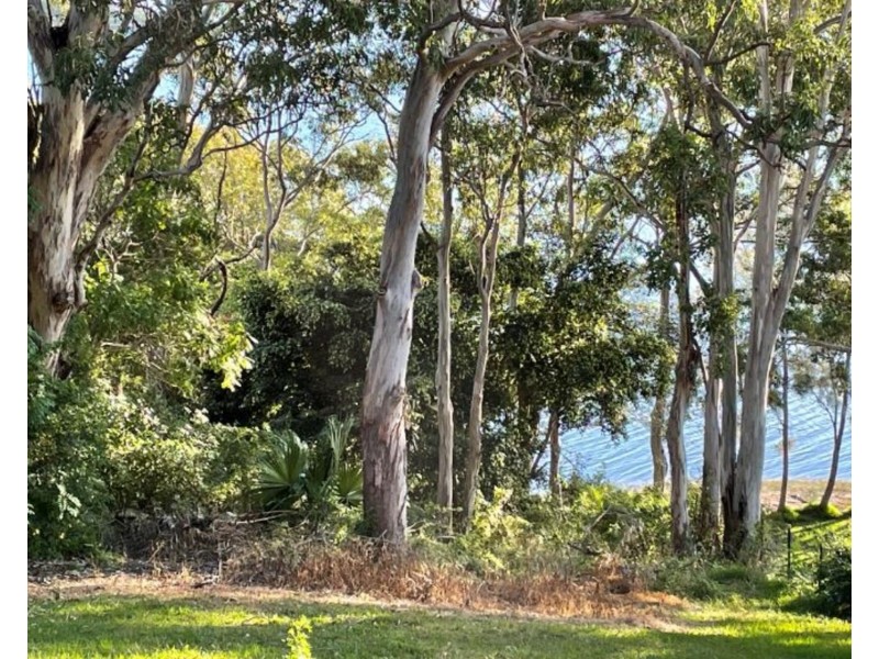 39 Green Point Drive, Green Point NSW 2428