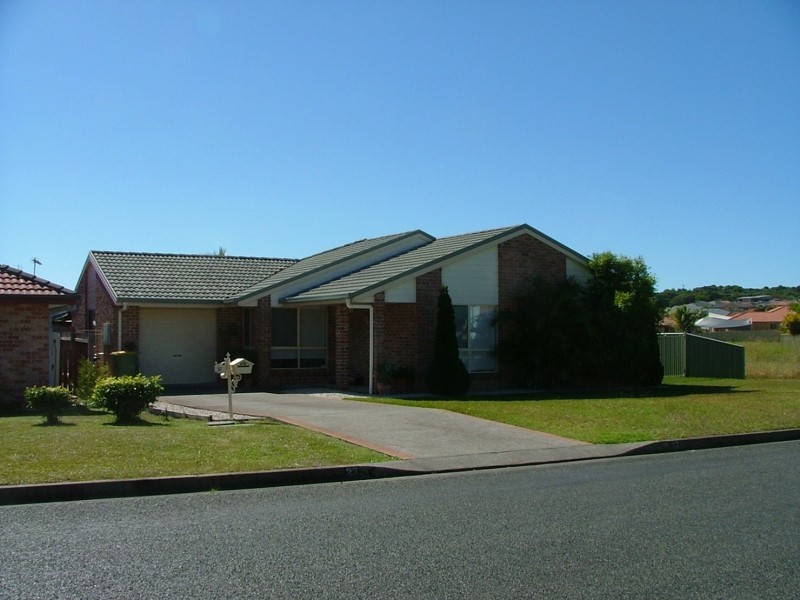 27 Akala Avenue, Forster NSW 2428