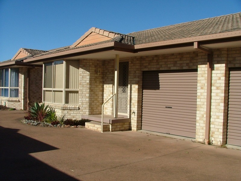 2/27 Tuncurry Street, Tuncurry NSW 2428