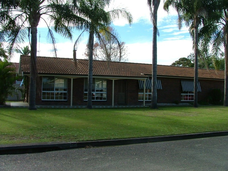 20 Elizabeth Parade, Forster NSW 2428