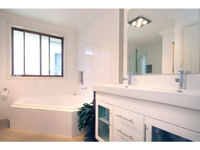 10 Anglers Avenue, Forster NSW 2428