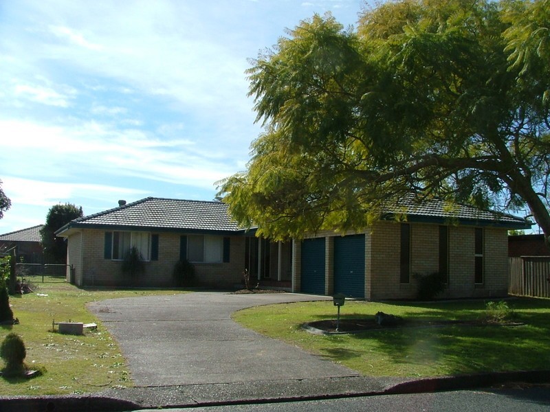 1 Treeview Place, Forster NSW 2428