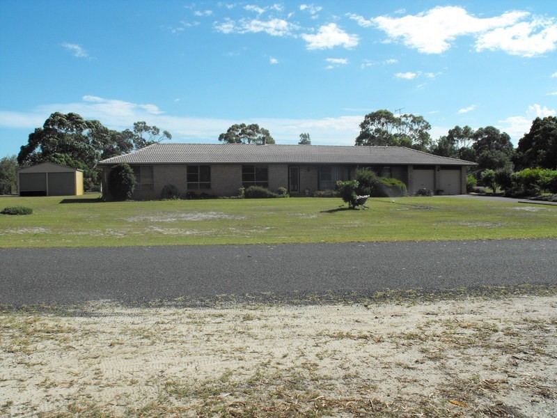 1 Bernborough Close, Tuncurry NSW 2428