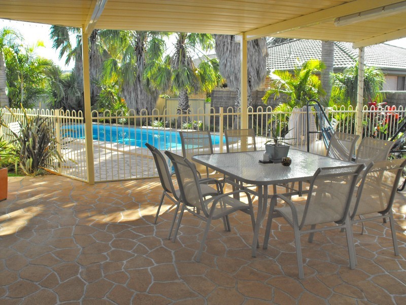 11 Greenview Place, Forster NSW 2428