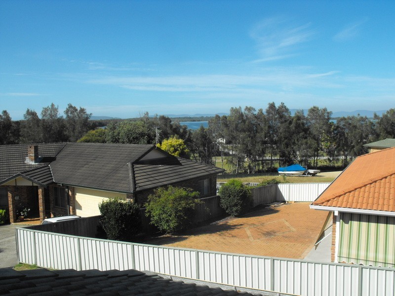 11 Greenview Place, Forster NSW 2428
