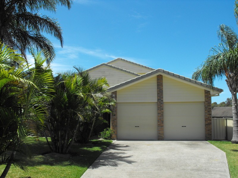 11 Greenview Place, Forster NSW 2428