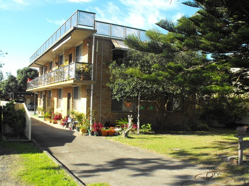 49 Wharf Street, Tuncurry NSW 2428