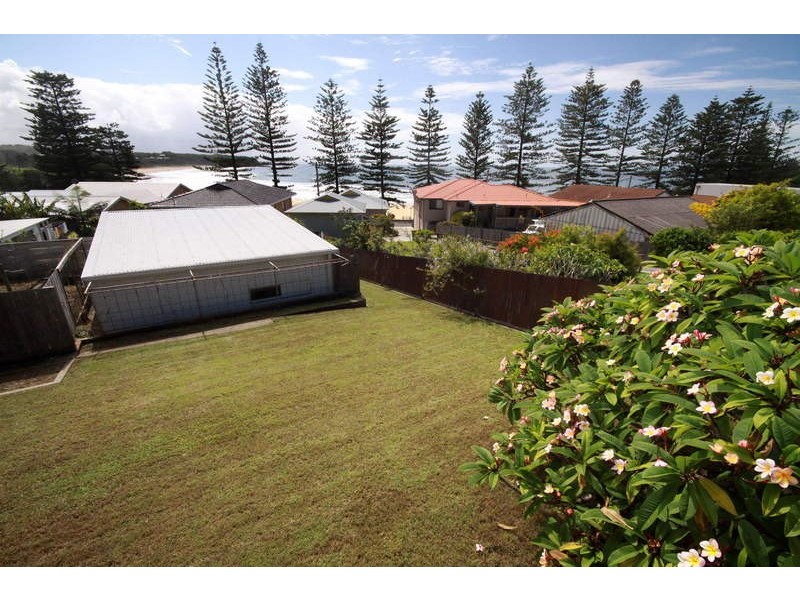 9 Main Street, Hallidays Point NSW 2430