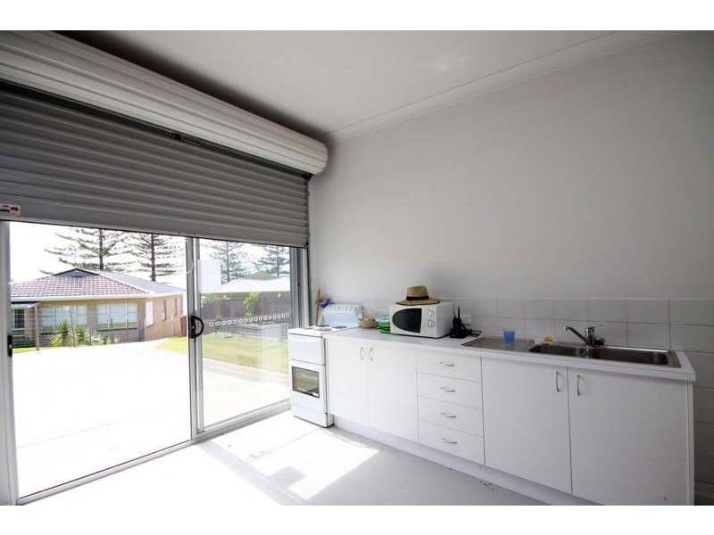 9 Main Street, Hallidays Point NSW 2430