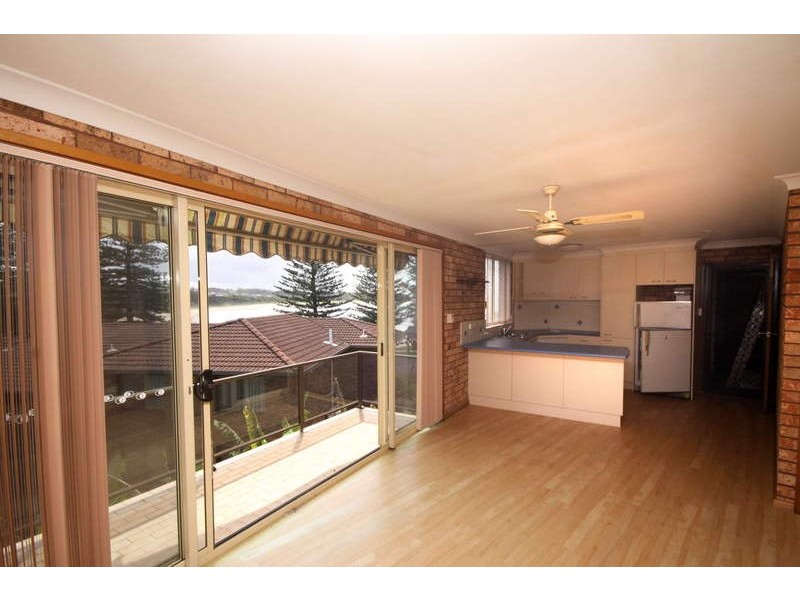 4/33 Main Street, Hallidays Point NSW 2430