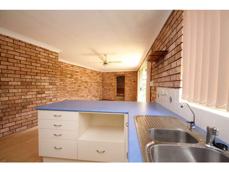 4/33 Main Street, Hallidays Point NSW 2430