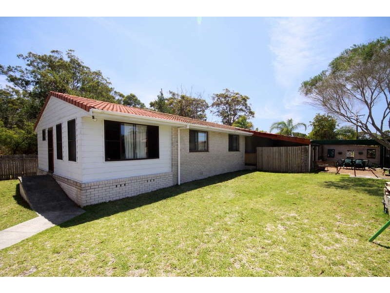 6 Wollomba Avenue, Tuncurry NSW 2428