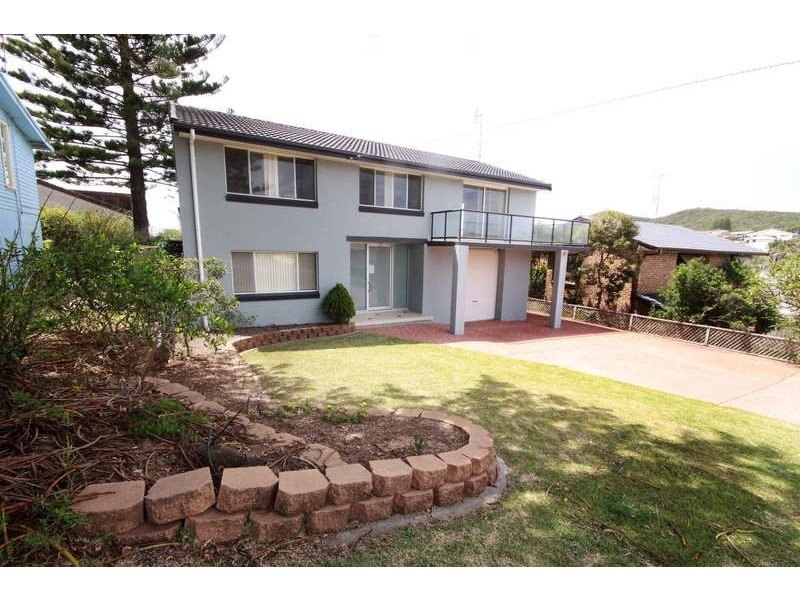 24 Lakeview Crescent, Forster NSW 2428
