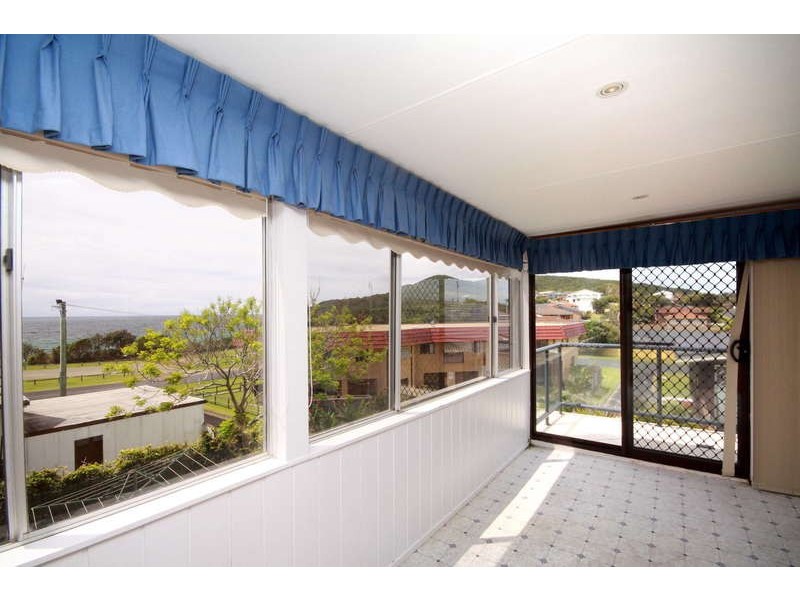 24 Lakeview Crescent, Forster NSW 2428