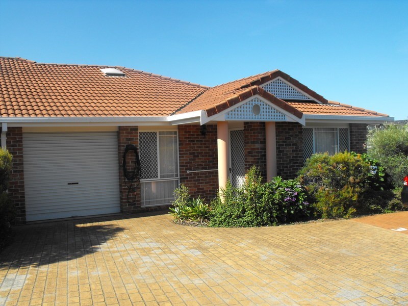 3/6 Cross Street, Forster NSW 2428