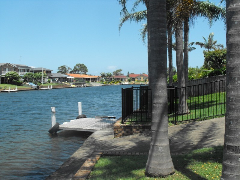 37 Elouera Crescent, Forster NSW 2428