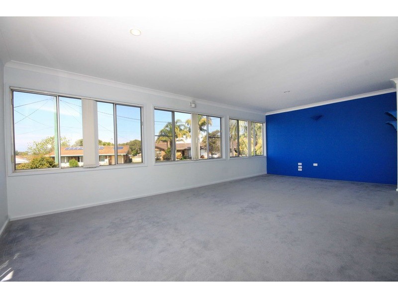 6 Skye Crescent, Forster NSW 2428