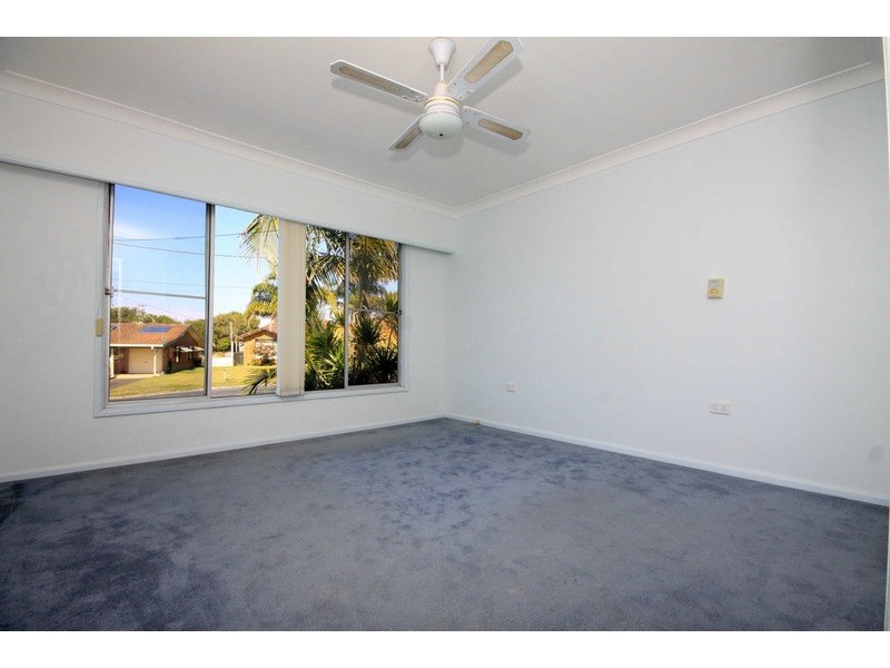 6 Skye Crescent, Forster NSW 2428