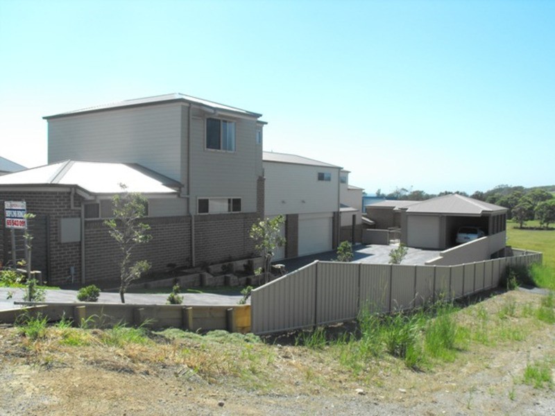 45 Sapphire Parade, Diamond Beach NSW 2430