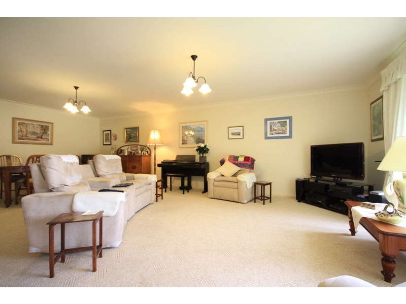 2/10 Riana Avenue, Forster NSW 2428