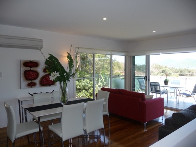 2/5 Margot Crescent, Forster NSW 2428