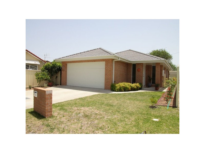 1 Robina Grove, Forster NSW 2428