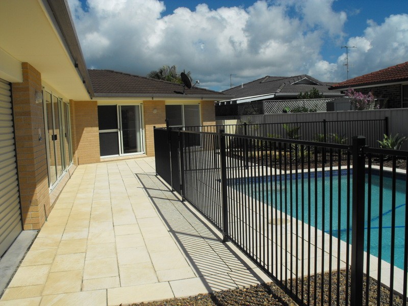 10 Transom Court, Tuncurry NSW 2428