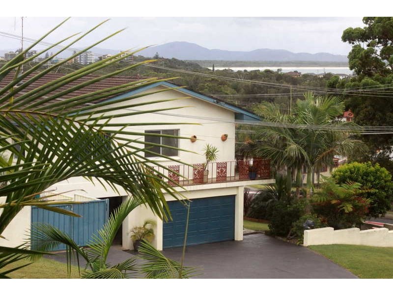 1 Daphne Street, Forster NSW 2428