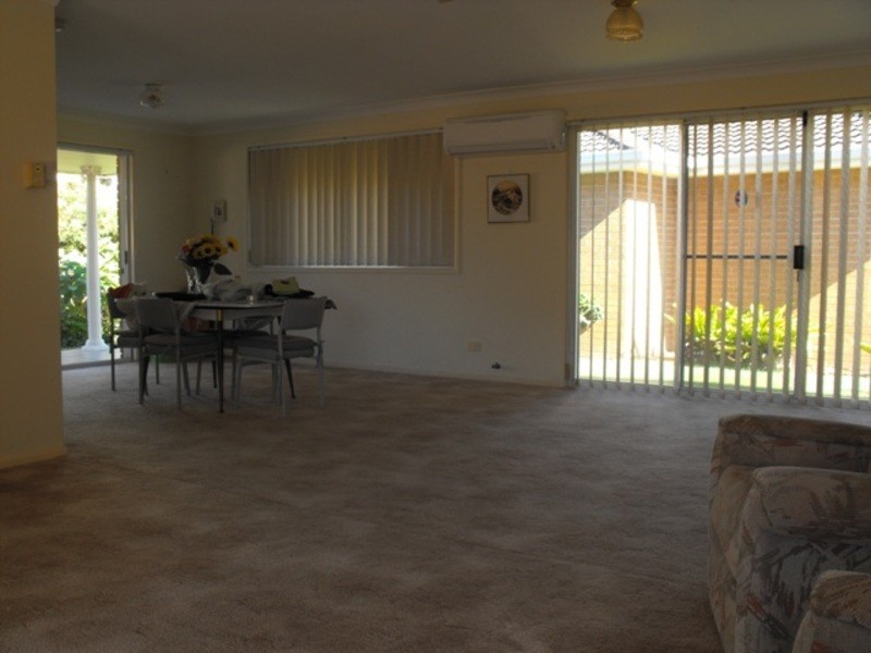 2/4  Heath Avenue, Tuncurry NSW 2428