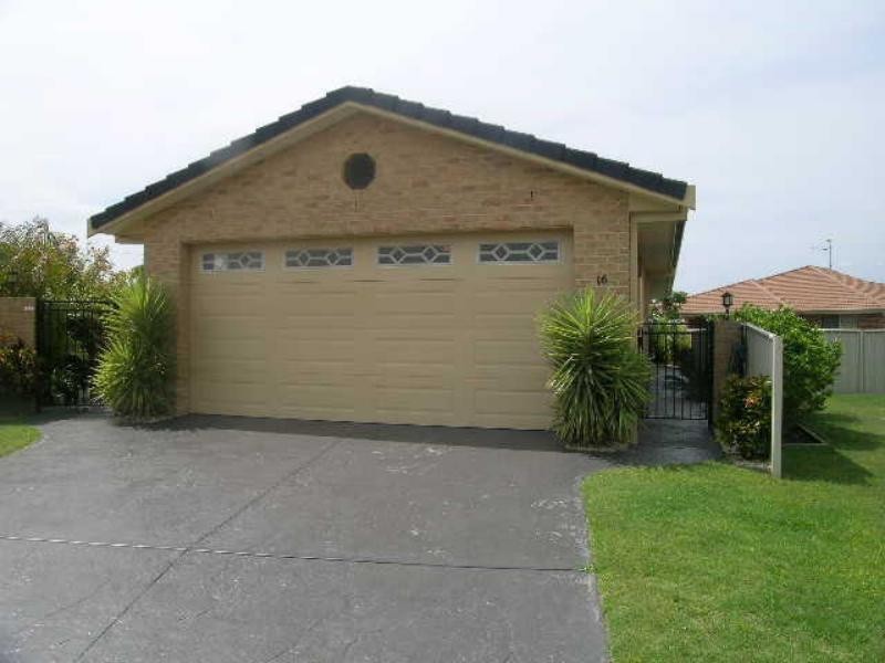 16 Serrata Court, Tuncurry NSW 2428