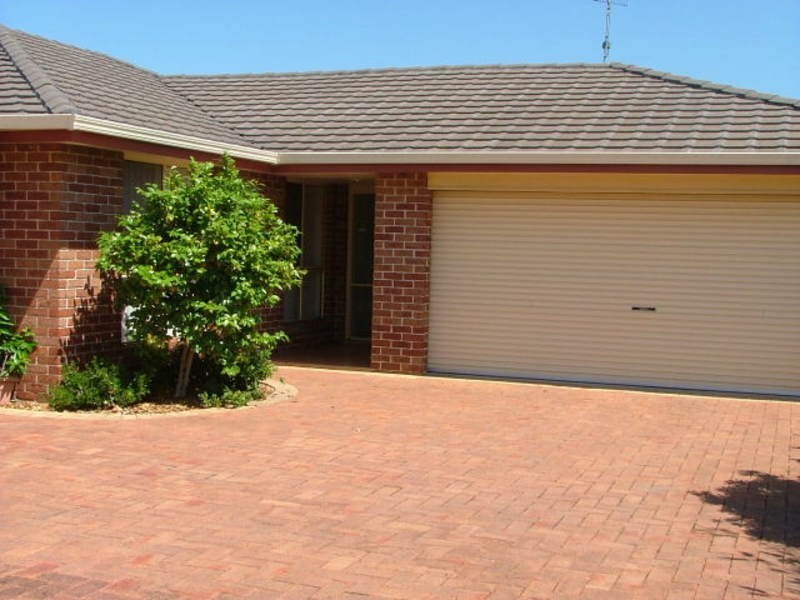 2/4 Tucana Place, Forster NSW 2428