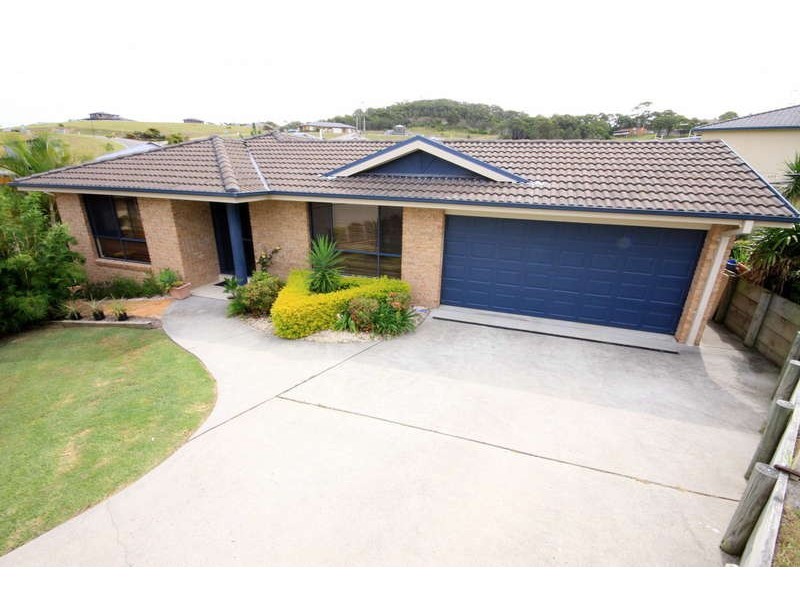 19 Bennett Place, Forster NSW 2428