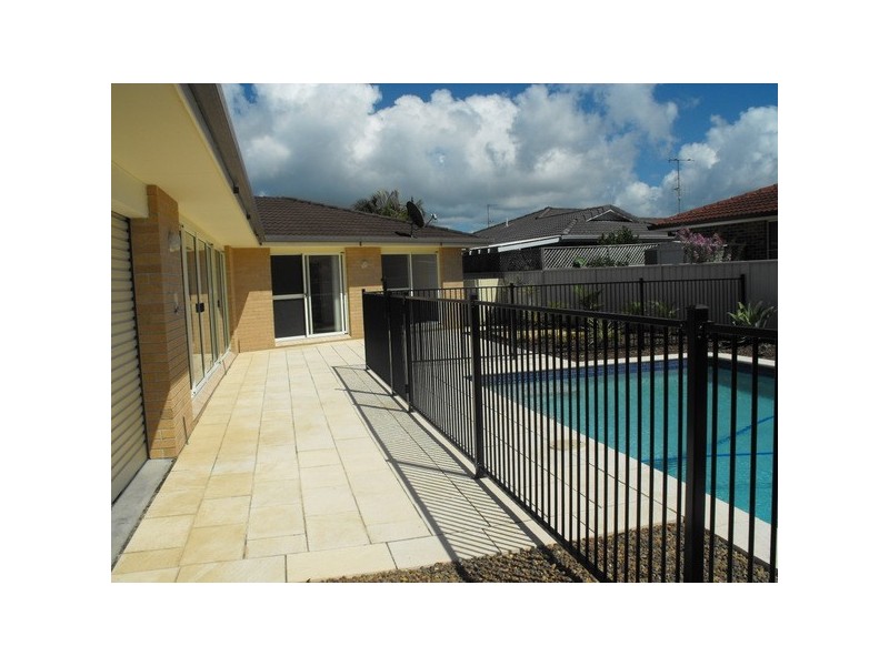 10 Transom Court, Tuncurry NSW 2428