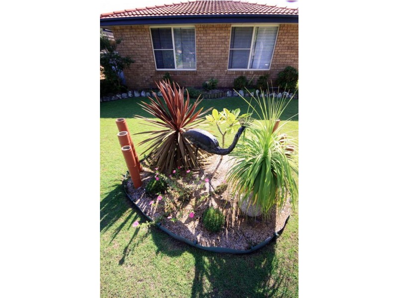 5 Royal Close, Forster NSW 2428