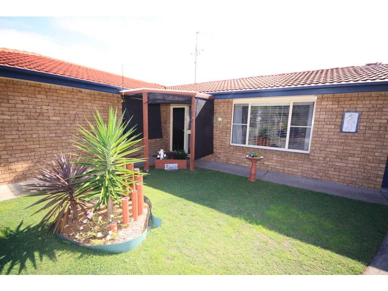 5 Royal Close, Forster NSW 2428