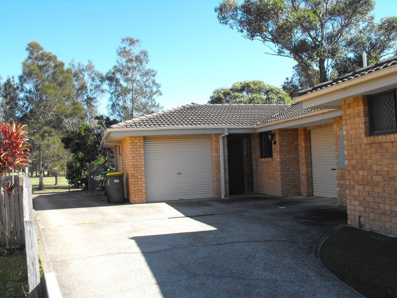 2/18 Fairway Crescent, Forster NSW 2428