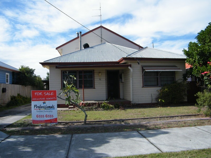 52 Macintosh Street, Forster NSW 2428
