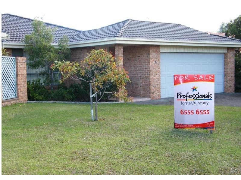 2/1 Smiths Close, Forster NSW 2428