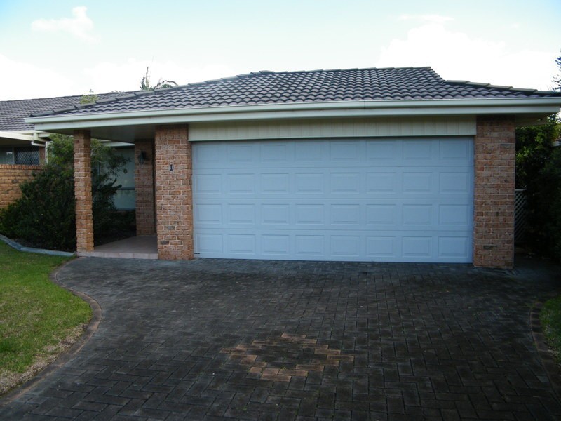 2/1 Smiths Close, Forster NSW 2428