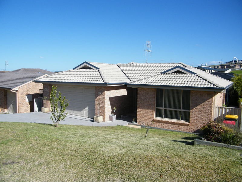 16 Bennett Place, Forster NSW 2428