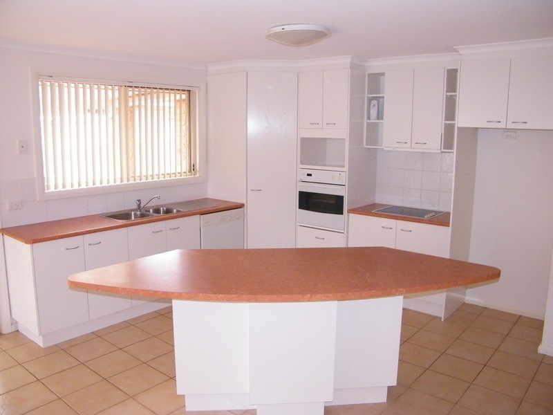 16 Bennett Place, Forster NSW 2428
