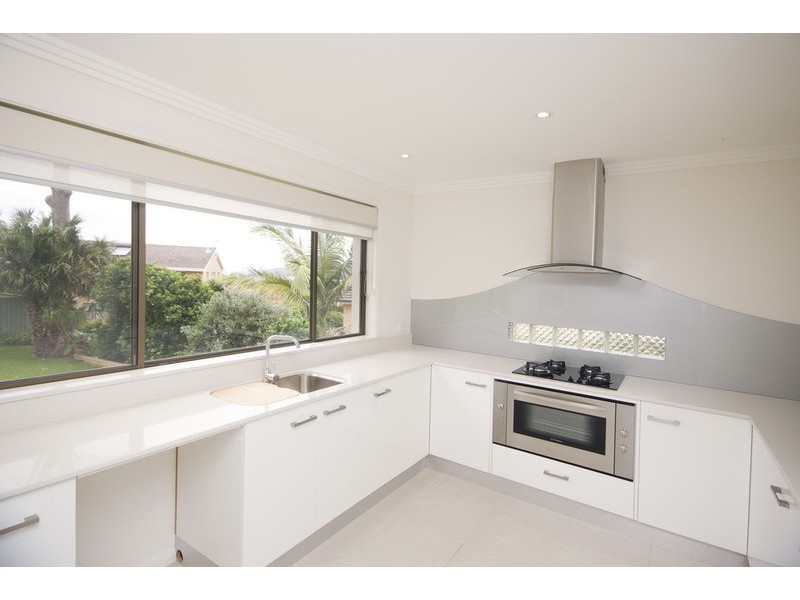 25 Lake Vista Crescent, Forster NSW 2428
