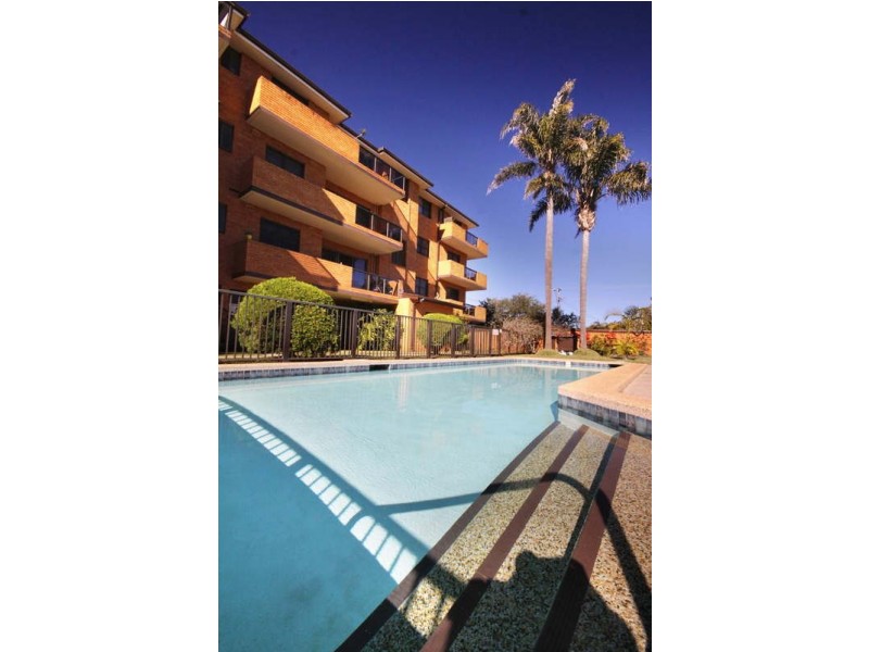 6/25  Lake Street, Forster NSW 2428