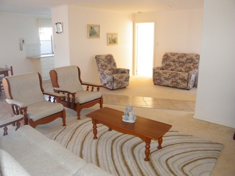 2/39 Pacific Parade, Tuncurry NSW 2428