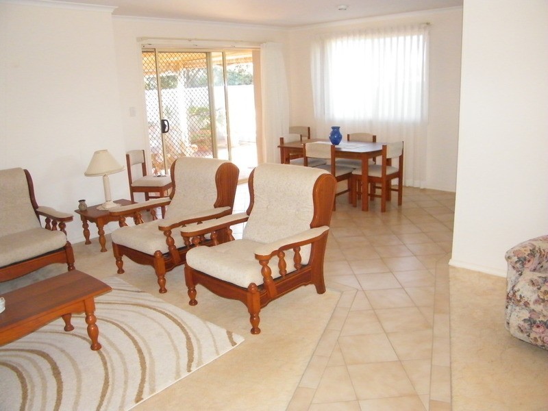 2/39 Pacific Parade, Tuncurry NSW 2428