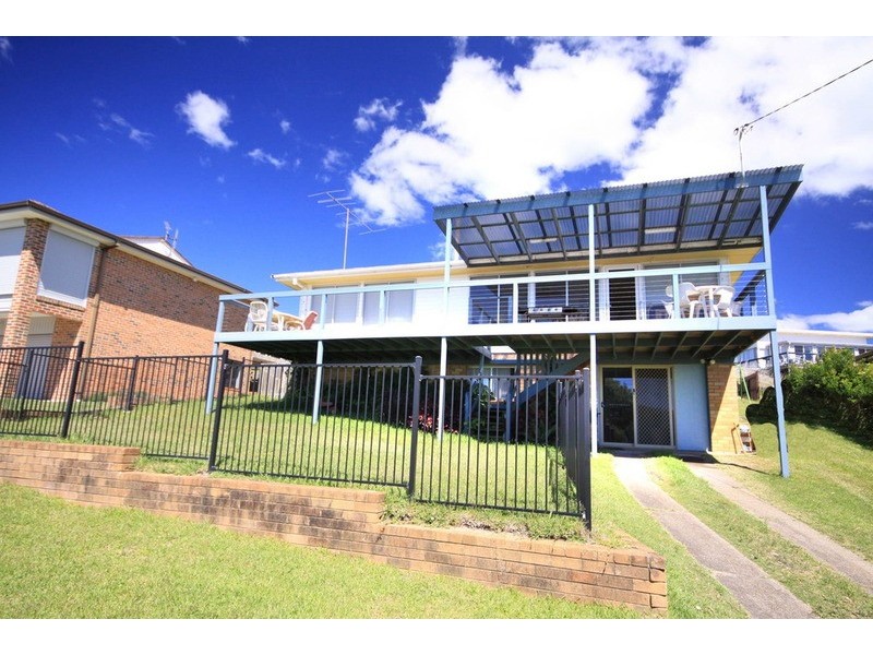 13 Palm Road, Forster NSW 2428
