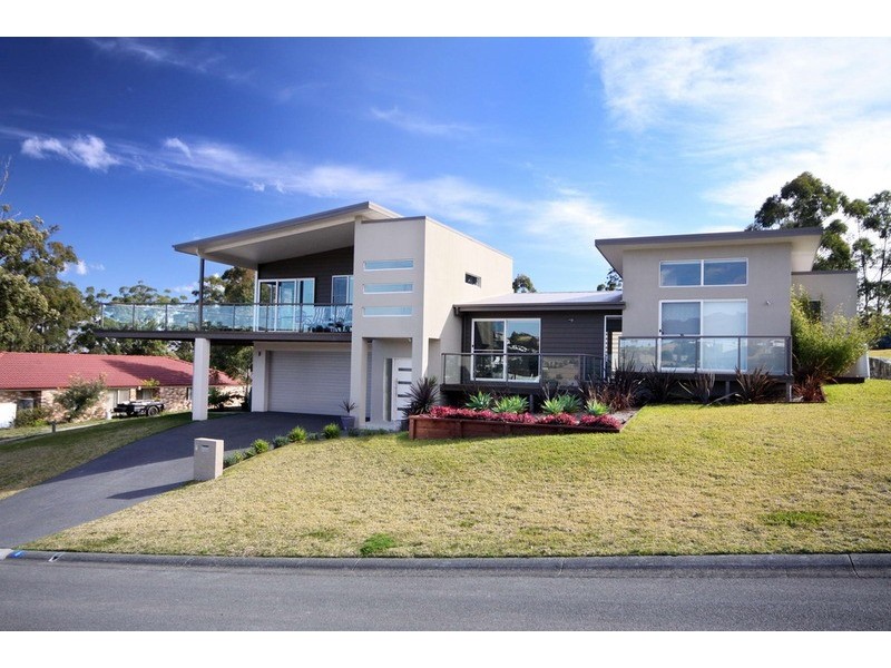 6 The Boulevarde, Hallidays Point NSW 2430