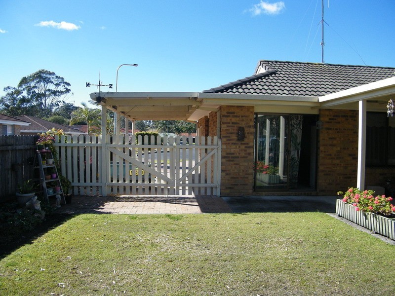 11 Christian Crescent, Forster NSW 2428