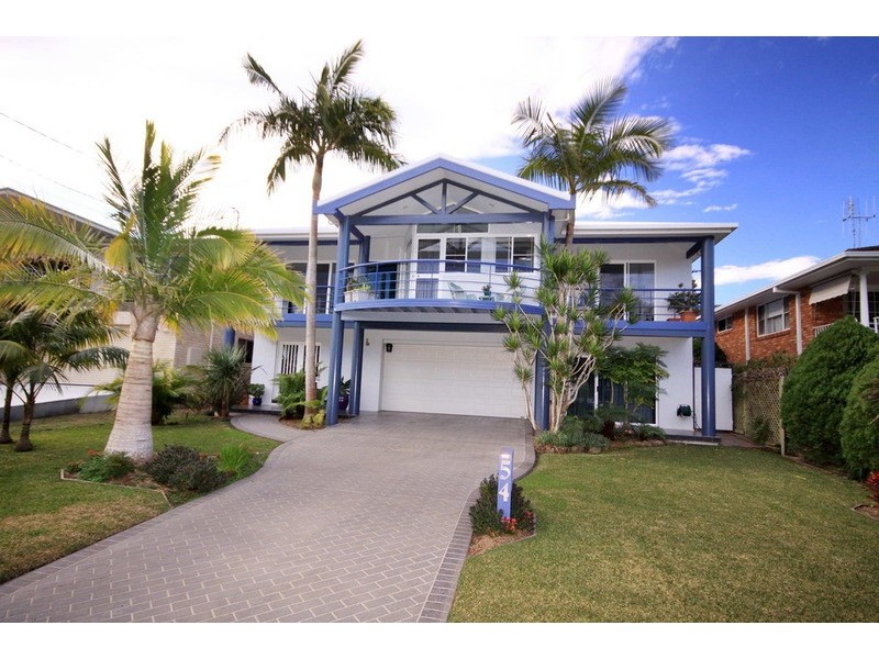 54 Pipers Bay Drive, Forster NSW 2428
