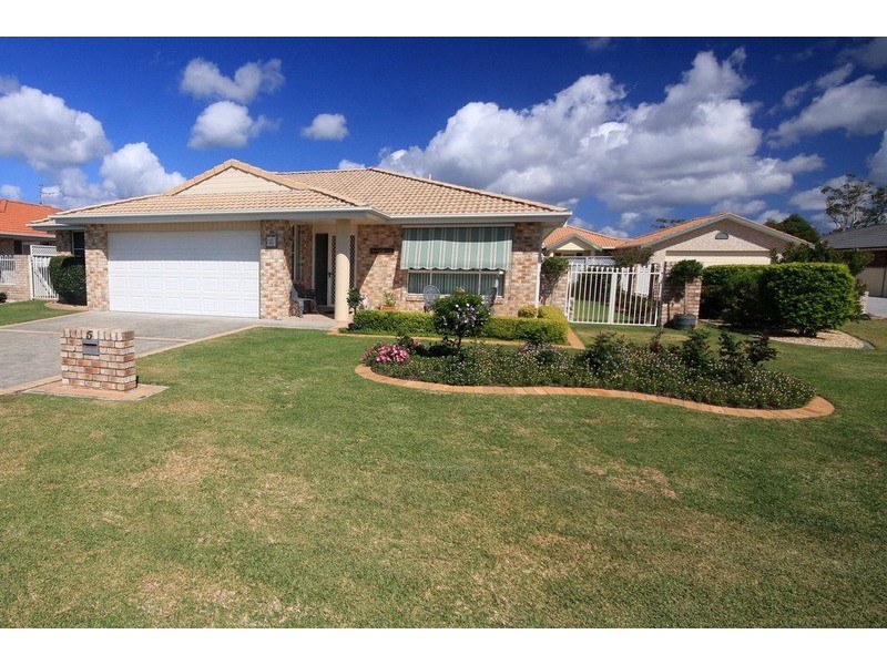 5 Lisa Place, Forster NSW 2428